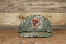 Load image into Gallery viewer, FEATHER PATCH HAT- GREENLEAF